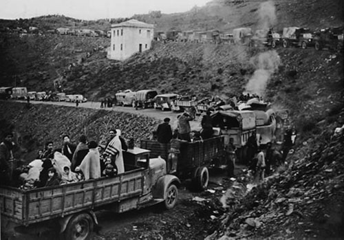 Exiliats cam&iacute; de la frontera francesa. Febrer 1939