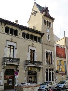 Casa Cus&iacute;, 1894. Arquitecte Josep Azemar Pont
