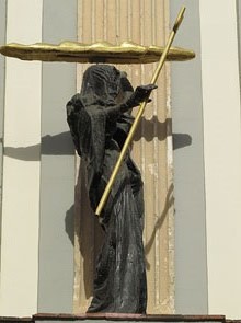 Fa&ccedil;ana del Teatre-Museu Dal&iacute;. Detall