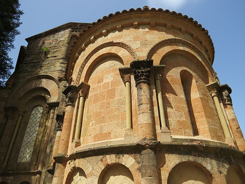 Vista exterior de la cap&ccedil;alera del monestir de Sant Joan de les Abadesses