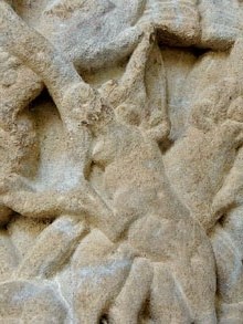 Restes del claustre rom&agrave;nic. Detall de capitell