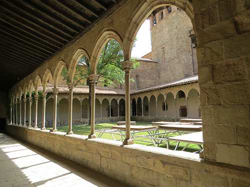 Claustre g&ograve;tic del monestir