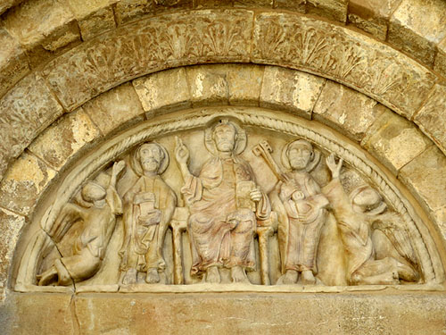 Timp&agrave; de la portalada de l'esgl&eacute;sia de Sant Pol, a la pla&ccedil;a d'Anselm Clav&eacute;