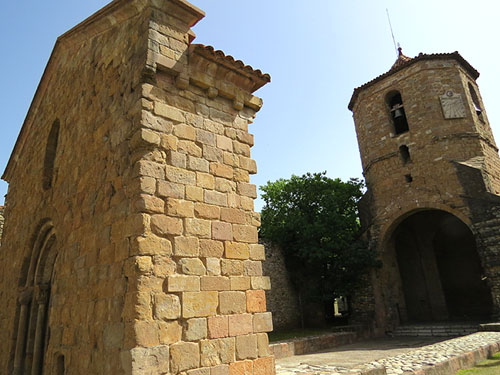 Restes de l'esgl&eacute;sia de Sant Pol a Sant Joan de les Abadesses. Segle XII