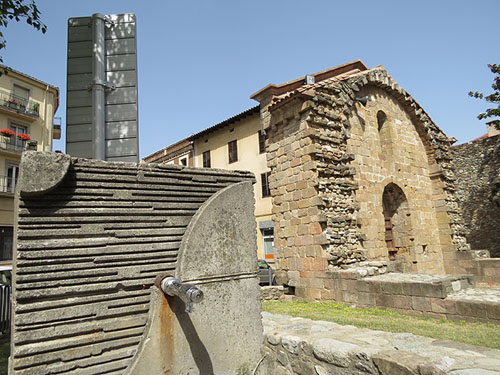 Esgl&eacute;sia de Sant Pol, a la pla&ccedil;a d'Anselm Clav&eacute;