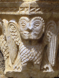 Ger. Detall de la portalada de Santa Eug&egrave;nia de Saga