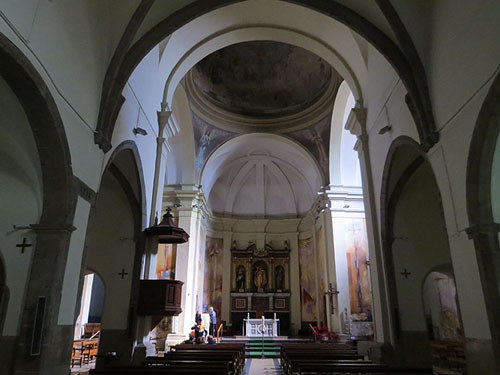 Interior de l'esgl&eacute;sia de la Mare de D&eacute;u de Farners