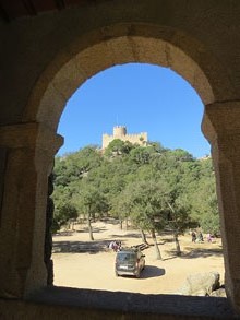 El castell de Farners des de l'ermita de la Mare de D&eacute;u de Farners