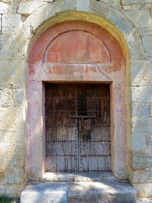 Porta de l'esgl&eacute;sia de Sant Mart&iacute; d'Ogassa