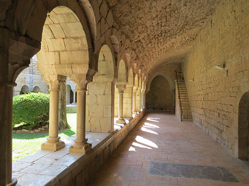 Claustre de l'esgl&eacute;sia de Santa Maria de Vilabertran